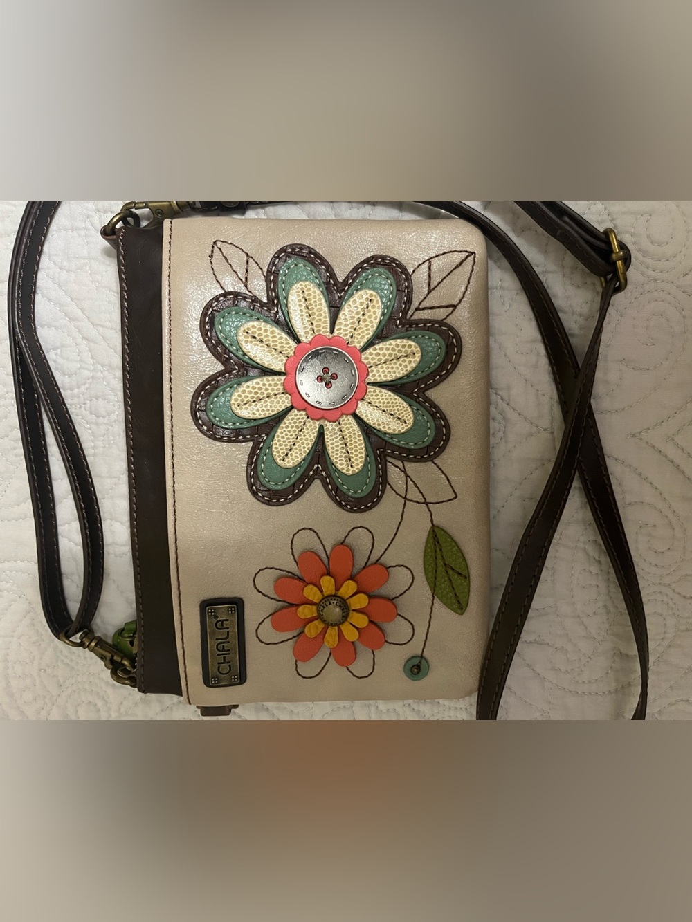 CHALA NWOT TAN & BROWN CROSSBODY BAG WITH MULTICOLOR FLORAL APPLIQUÉ - Picture 6 of 8